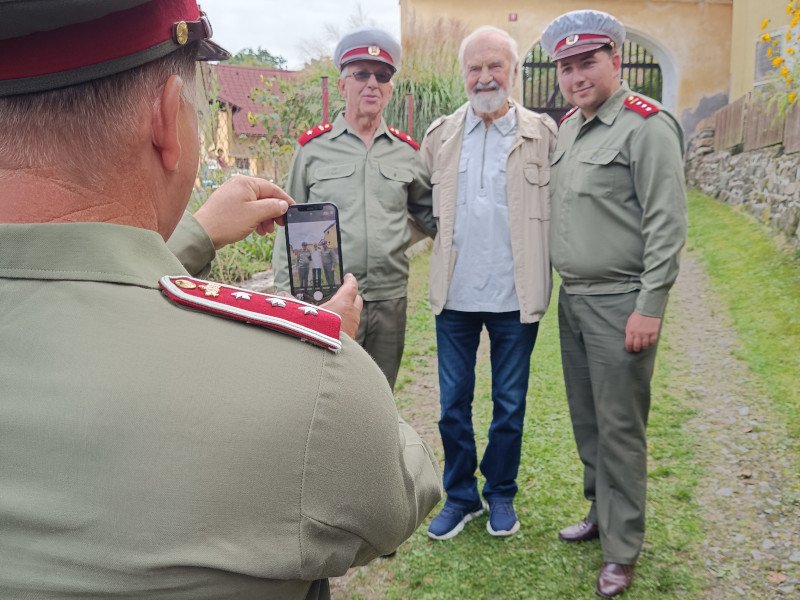       
          Václav Klaus si rýpl do Zdeňka Svěráka. Co teď?
      